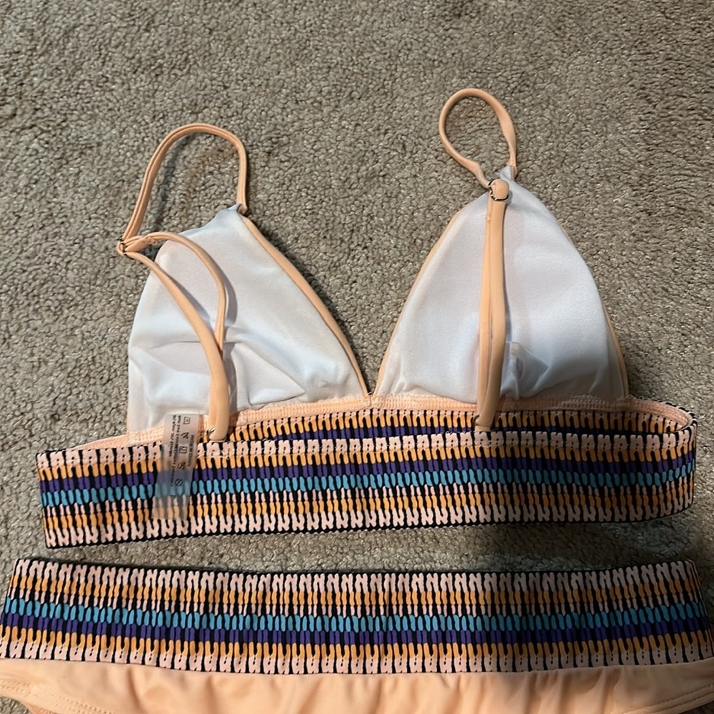 Peach Bikini - Picture 7 of 7